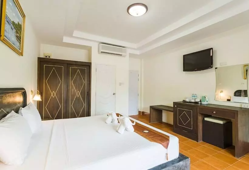 Tropical Palm Resort