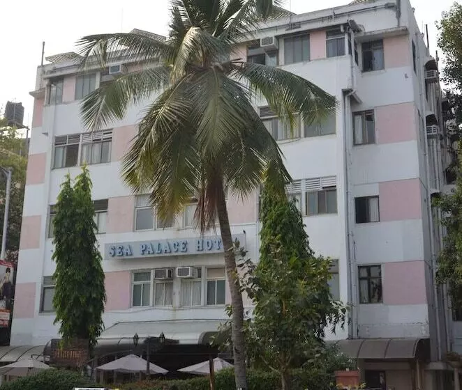 Sea Palace   Near Gateway Of India