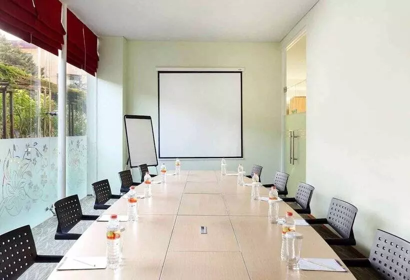 Fotos del hotel Ibis Styles Yogyakarta:  19