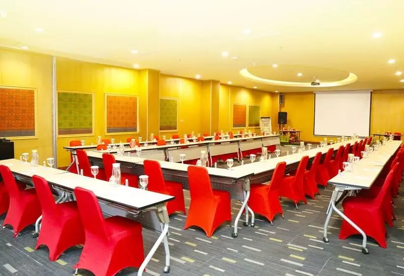 Fotos del hotel Ibis Styles Yogyakarta:  16