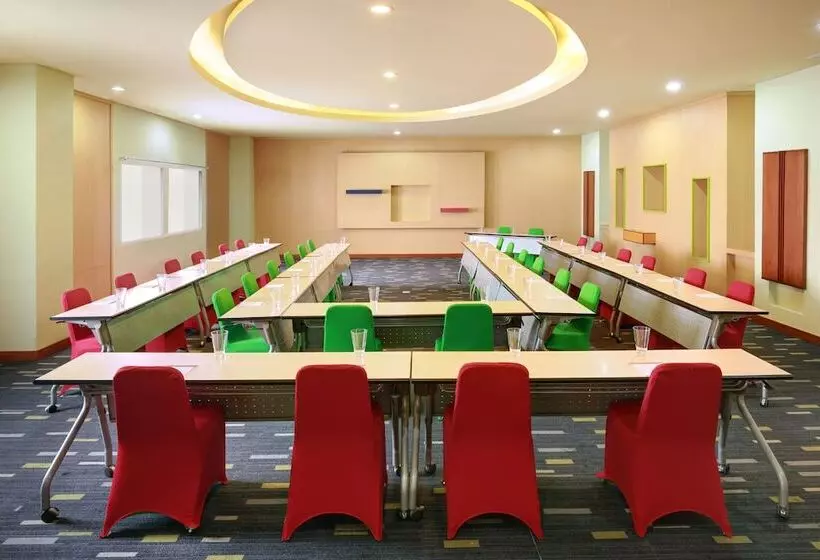 Fotos del hotel Ibis Styles Yogyakarta:  13