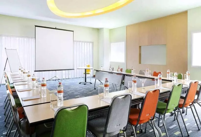 Fotos del hotel Ibis Styles Yogyakarta:  7