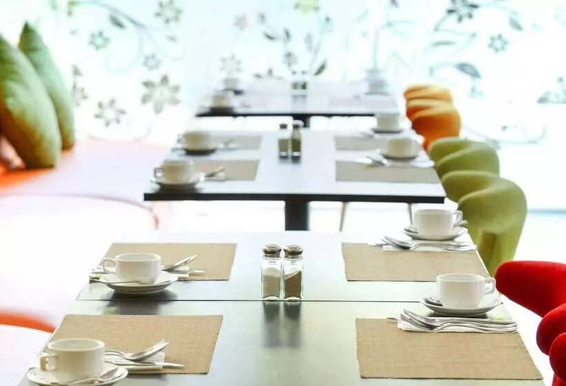 Fotos del hotel Ibis Styles Yogyakarta:  23