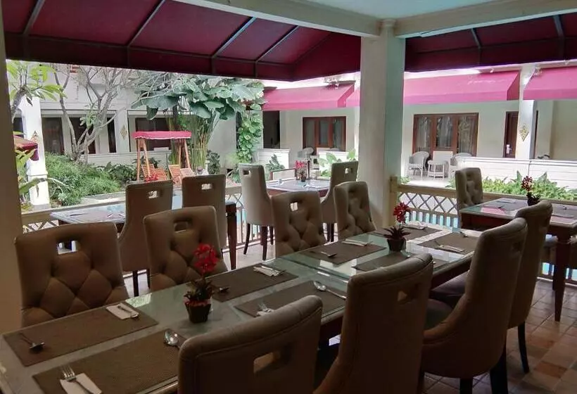 Fotos del hotel Indah Palace Yogyakarta:  11