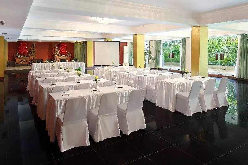 Fotos del hotel Swissbelhotel Segara:  19