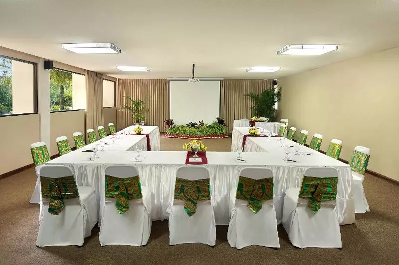 Fotos del hotel Swissbelhotel Segara:  6