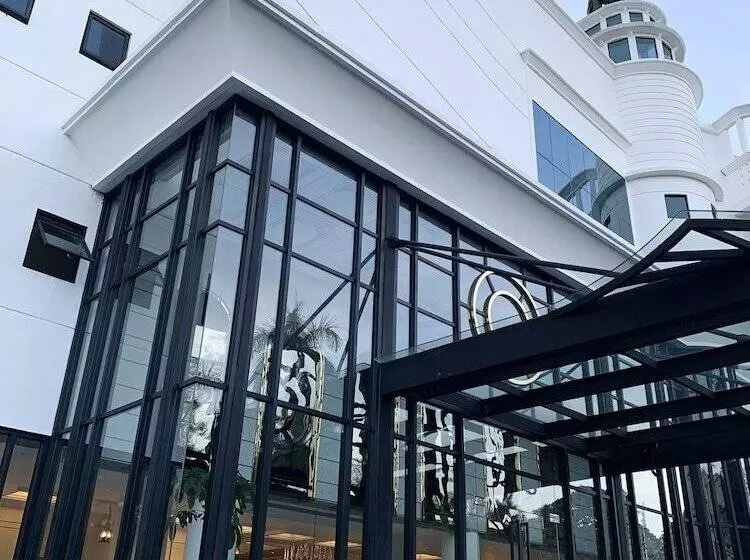 Fotos del hotel Grand Eska  And Residences:  5