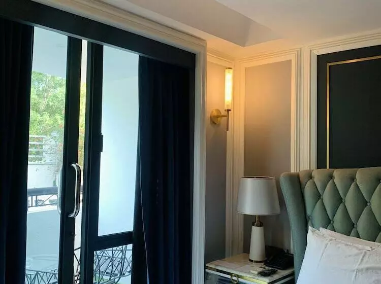 Fotos del hotel Grand Eska  And Residences:  24