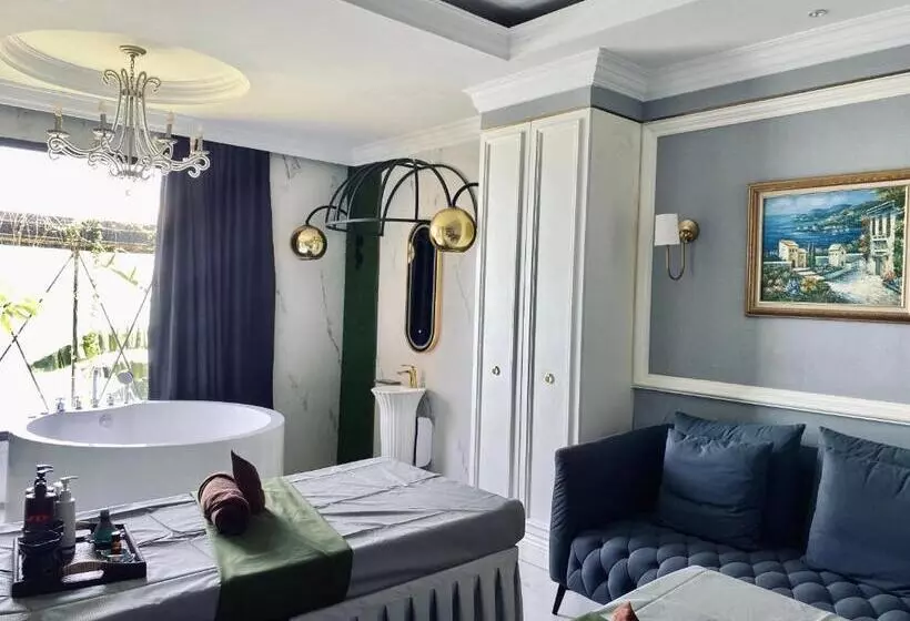 Fotos del hotel Grand Eska  And Residences:  19