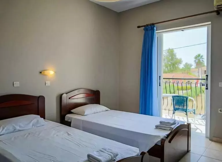 Fotos del hotel Perkes:  17