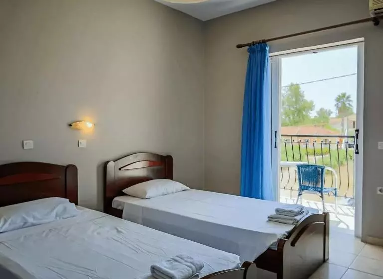 Fotos del hotel Perkes:  23