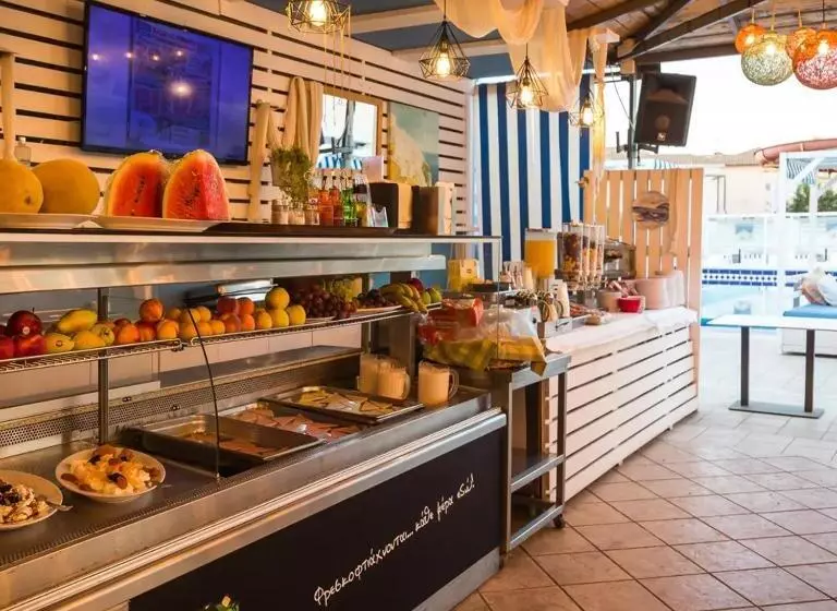 Fotos del hotel Perkes:  14