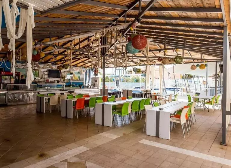 Fotos del hotel Perkes:  4