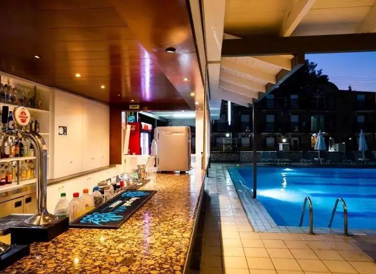 Fotos del hotel Perkes:  10