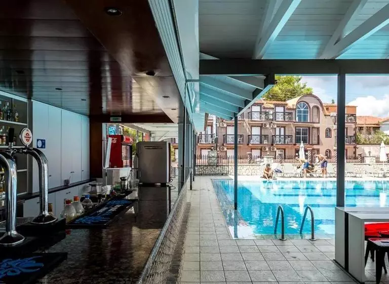 Fotos del hotel Perkes:  5