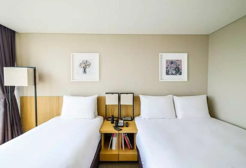 Best Western Harbor Park