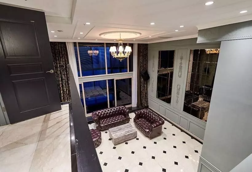 Fotos del hotel Partyz:  25