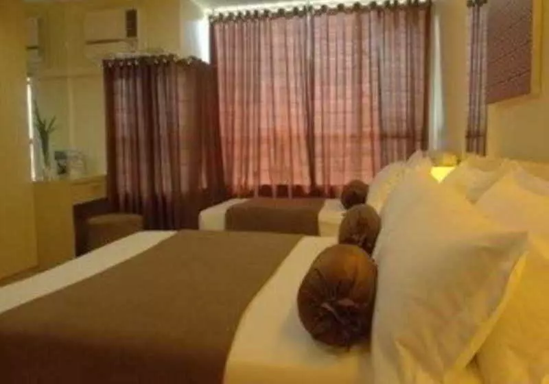 Fotos del hotel The Garden Heights Condotel:  3