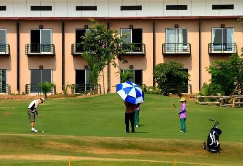 Fotos del hotel Chiangmai Inthanon Golf And Natural Resort:  2