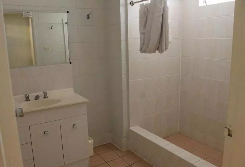 Fotos del hotel Oasis Inn Apartments:  8