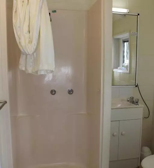 Fotos del hotel Oasis Inn Apartments:  15