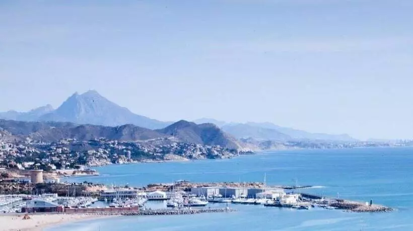 Fotos del hotel La Familia:  16