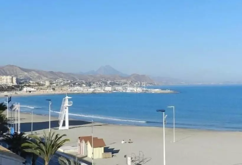 Fotos del hotel La Familia:  20