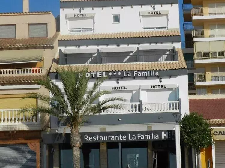 Fotos del hotel La Familia:  23