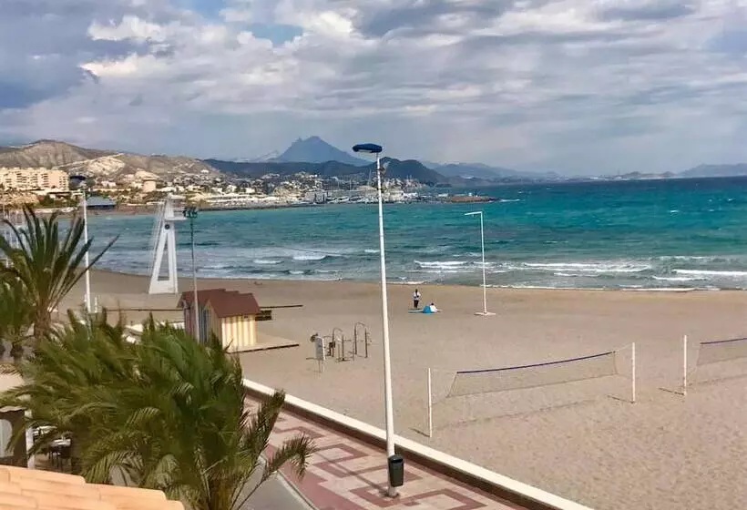 Fotos del hotel La Familia:  14