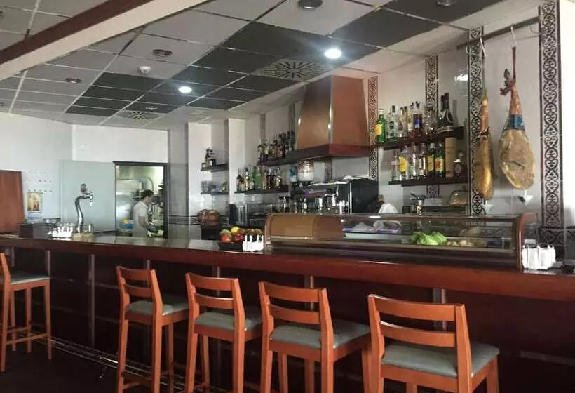 Fotos del hotel La Familia:  4