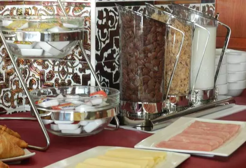 Fotos del hotel La Familia:  21