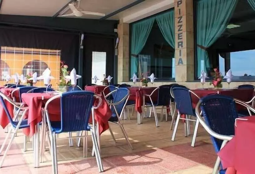 Fotos del hotel La Familia:  24