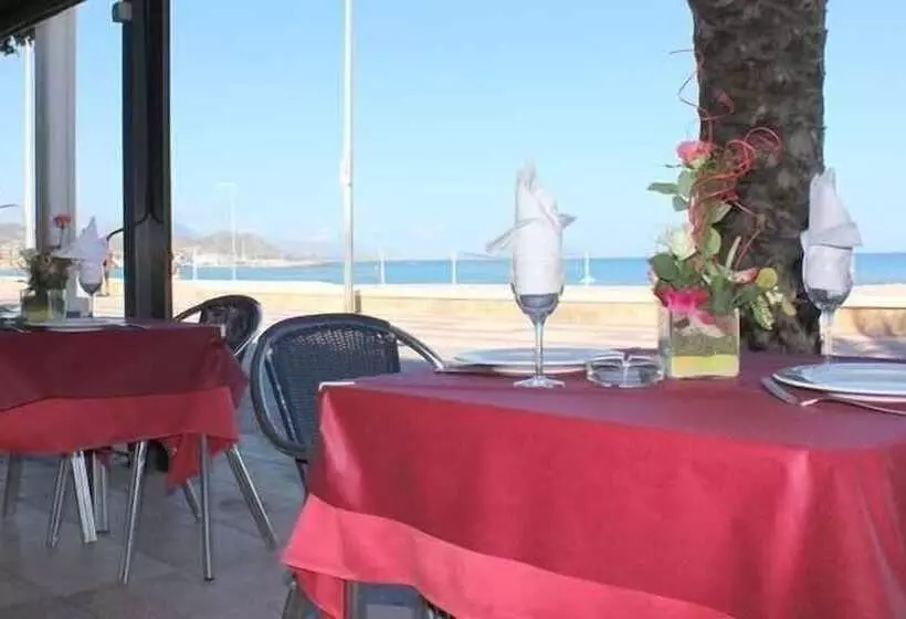 Fotos del hotel La Familia:  19