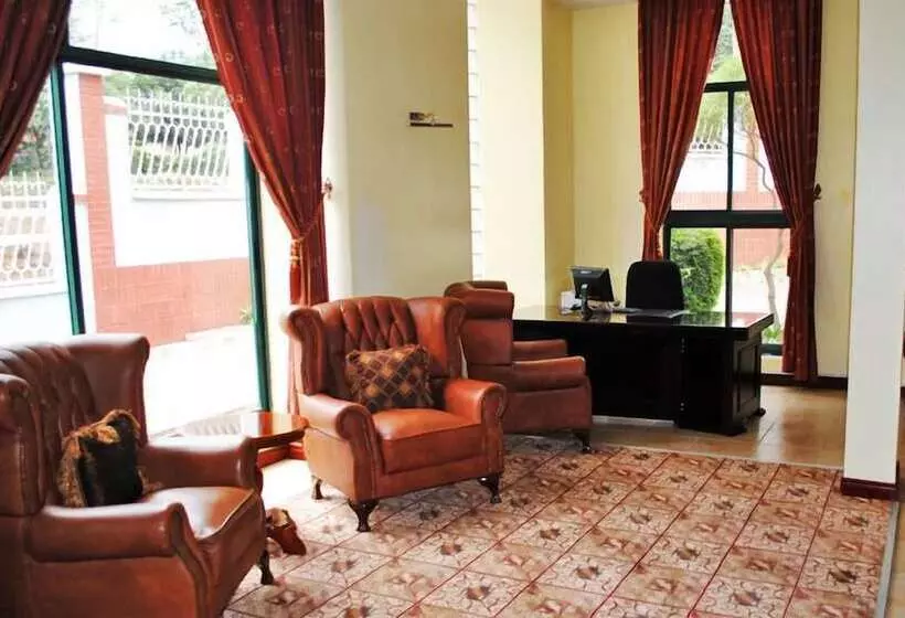 Fotos del hotel Gold Crest Hotel, Arusha:  1