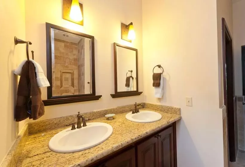 Fotos del hotel Red Frog Beach Island Resort:  11