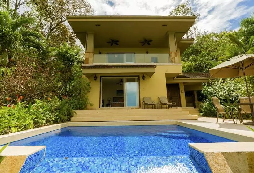 Fotos del hotel Red Frog Beach Island Resort:  2