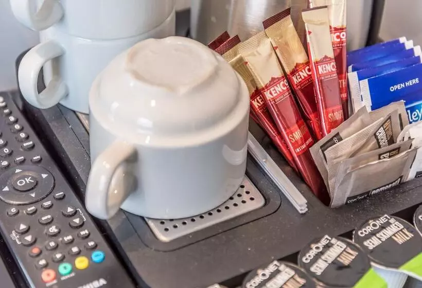 Fotos del hotel Queens Drive Hotel At Finsbury Park:  8