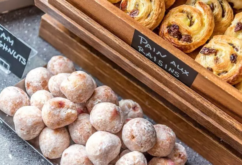 Fotos del hotel Queens Drive Hotel At Finsbury Park:  24