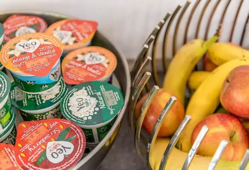 Fotos del hotel Queens Drive Hotel At Finsbury Park:  25