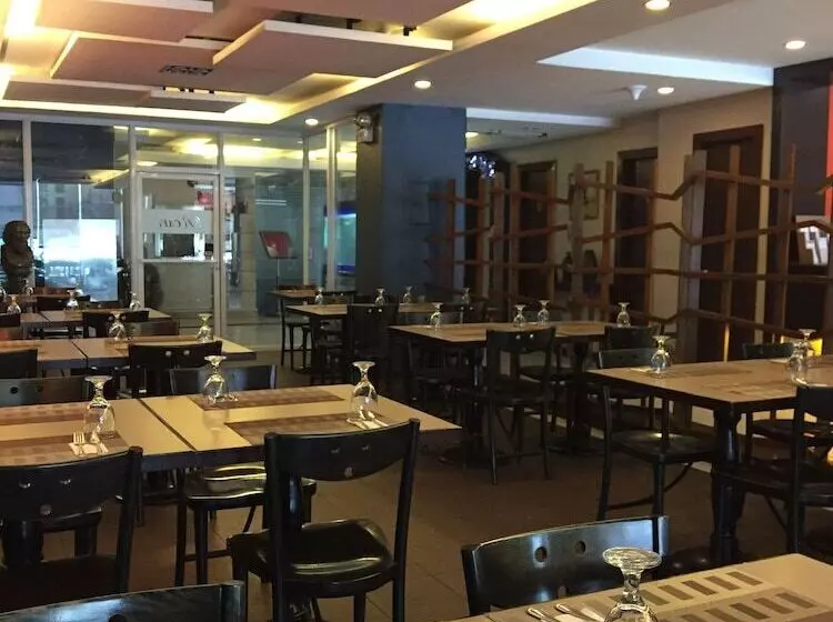 Fotos del hotel Robbinsdale Residences:  5