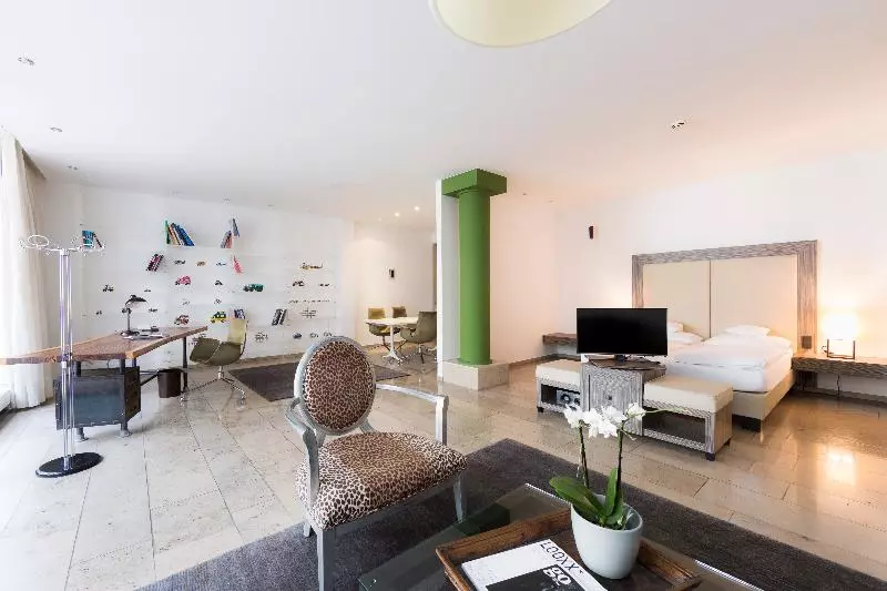 Fotos del hotel Burns Art & Culture Suitehotel:  1