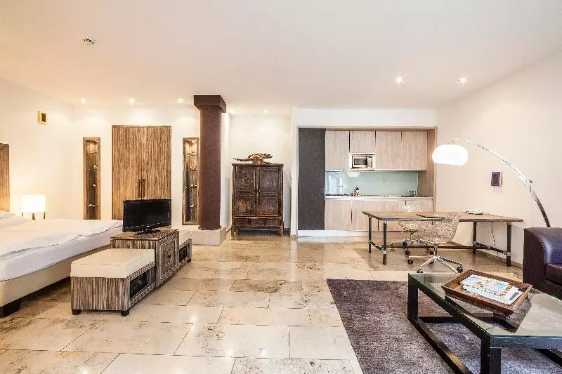 Fotos del hotel Burns Art & Culture Suitehotel:  10