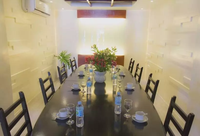 Fotos del hotel Fersal  Neptune Makati:  5