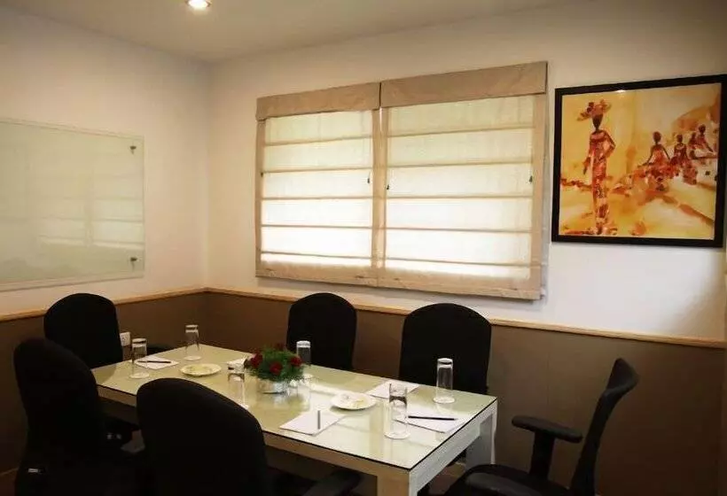 Fotos del hotel Amc Comforts:  4