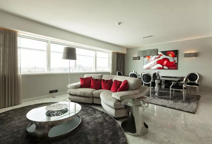 Fotos del hotel Myriad By Sana S:  24