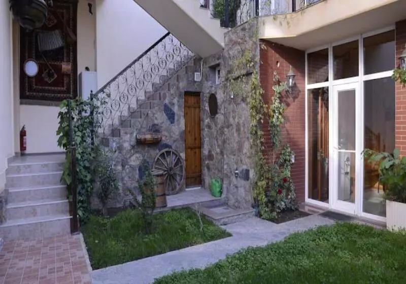 Fotos del hotel East Legend:  10