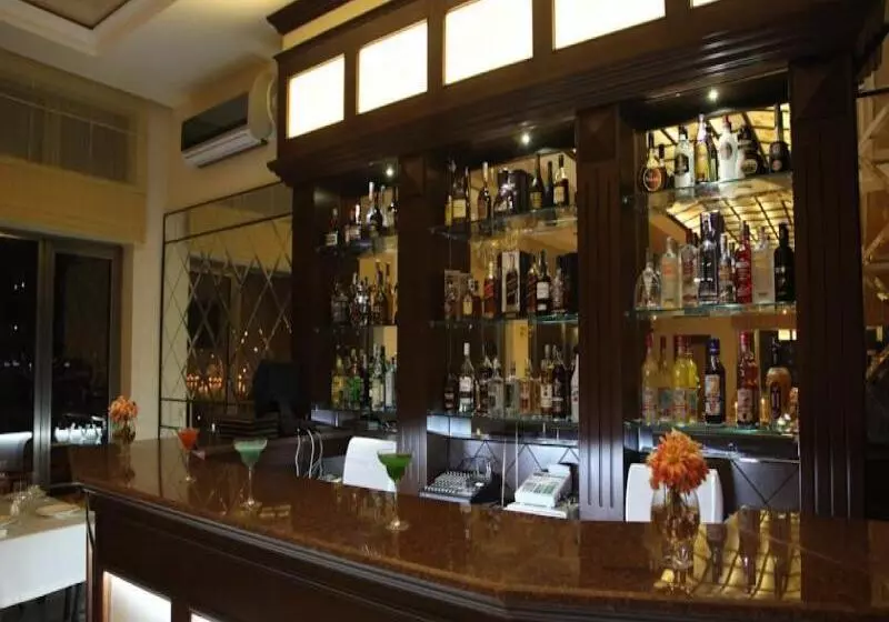 Fotos del hotel East Legend:  6