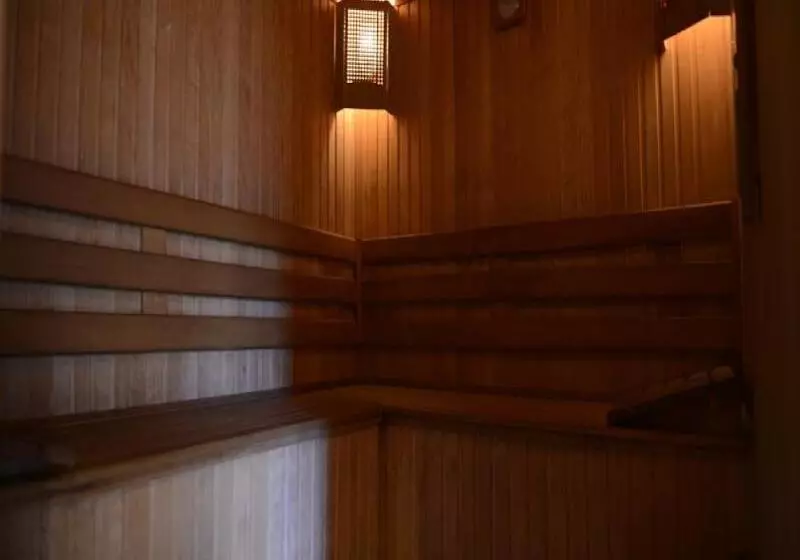 Fotos del hotel East Legend:  4