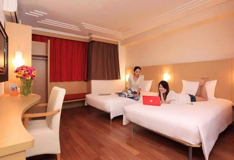 Ibis Shanghai Yu Garden