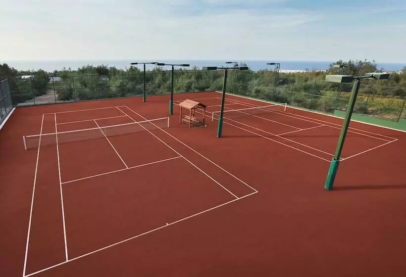 Fotos del hotel Korineum Golf & Beach Resort:  2